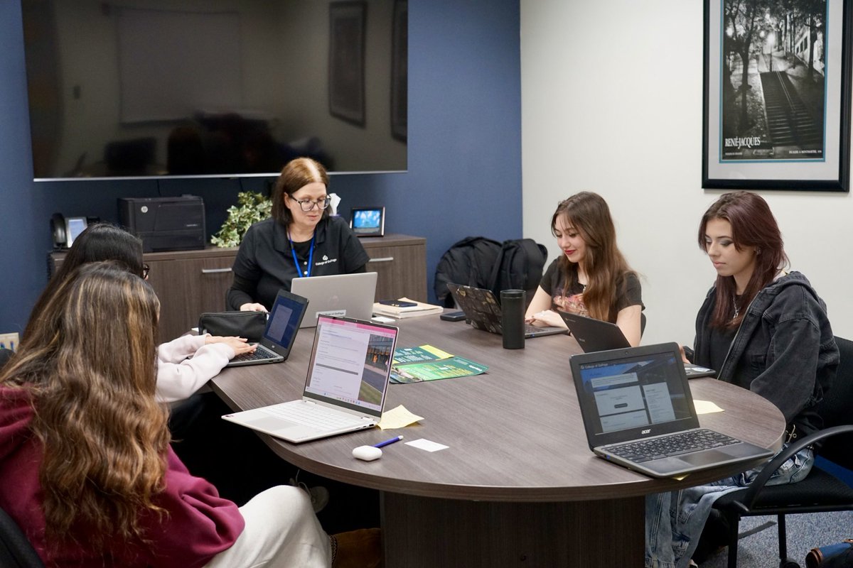 Riverside Brookfield High School tweet media