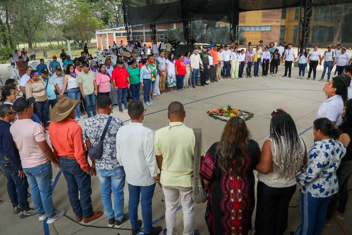 El presidente <a href="/petrogustavo/">Gustavo Petro</a> le cumple a los #PDET. 

Con la participación de 150 lideres y lideresas de comunidades campesinas, afro, indígenas, jóvenes, mujeres, población LGTBQ+, víctimas del conflicto, firmantes de paz y asociaciones productivas, agrupadas en las Mesas