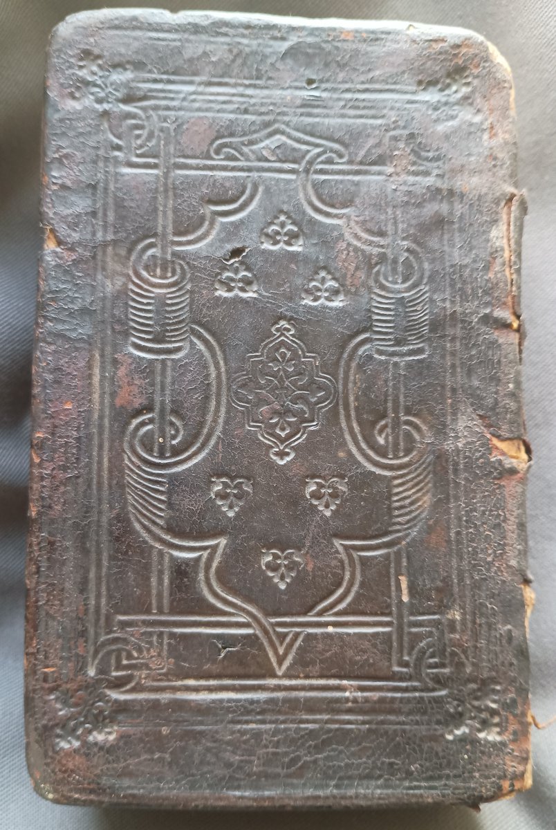 Marsh's Library tweet media