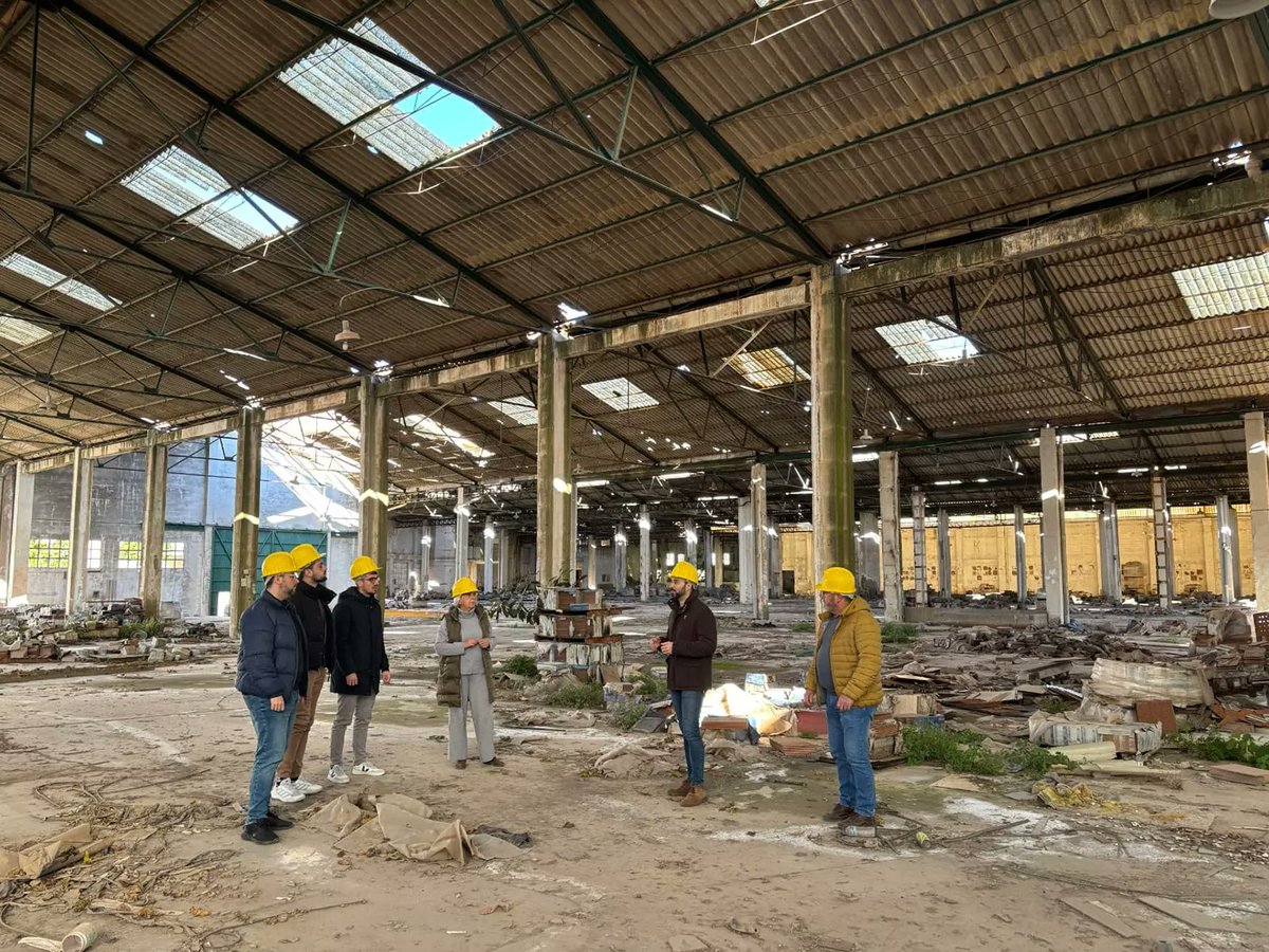 L’Alcora (Castellón) derribará a final de año la antigua fábrica cerámica Sanchis.
#patrimonioindustrial #industrialheritage #industriekultur 
…trindustrialquitectonico.blogspot.com/2026/03/lalcor…
