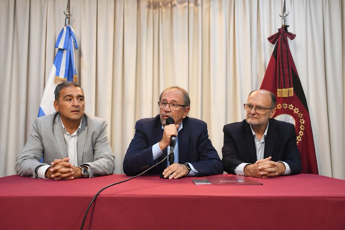 Ministro Camacho tweet media