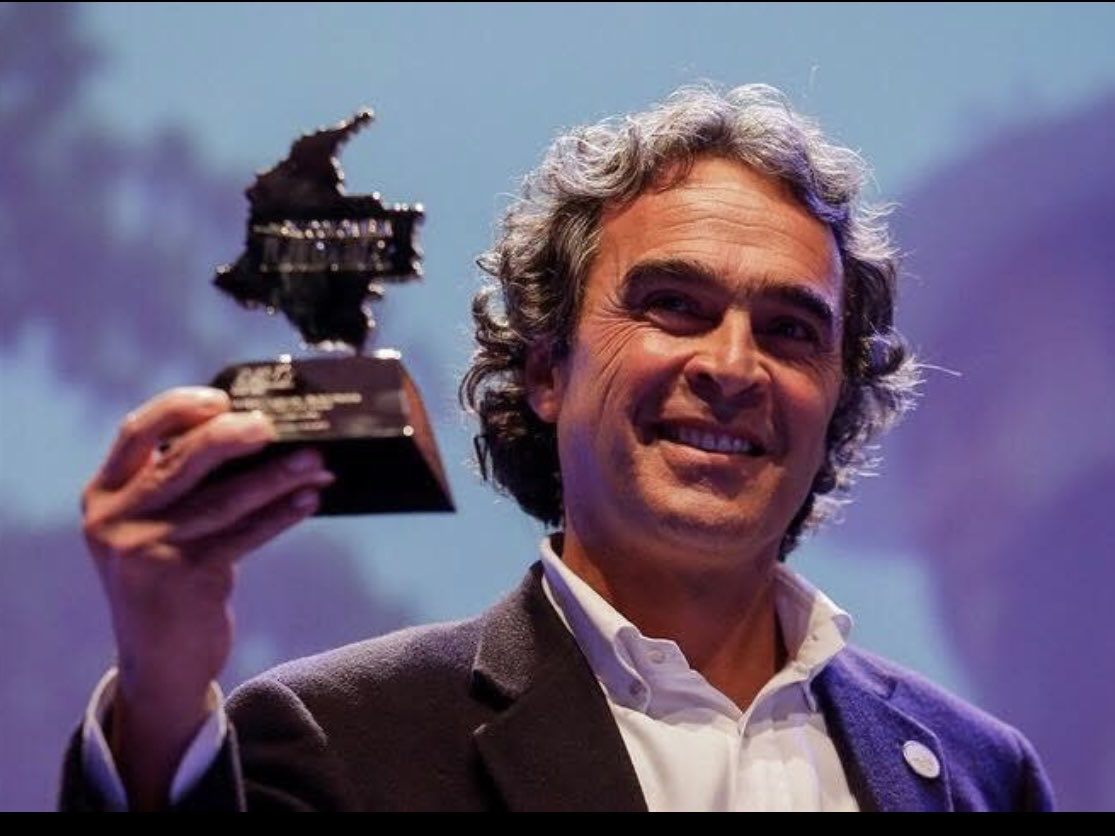 Con Fajardo se siente buena vibra , Colombia está en buenas manos  #FajardoPresidente