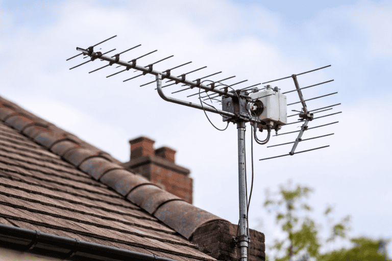 LTV_Sussex's tweet image. 📺 New TV aerial or repair — which do you really need?

If your TV signal starts breaking up, it doesn’t always mean the aerial needs replacing. Sometimes it’s just alignment, cabling, or connectors

👉 localtvaerialsandsatellites.co.uk/fix-my-tv-sign…

#TVAerials #TVSignal #Freeview #UKHomes #TVReception