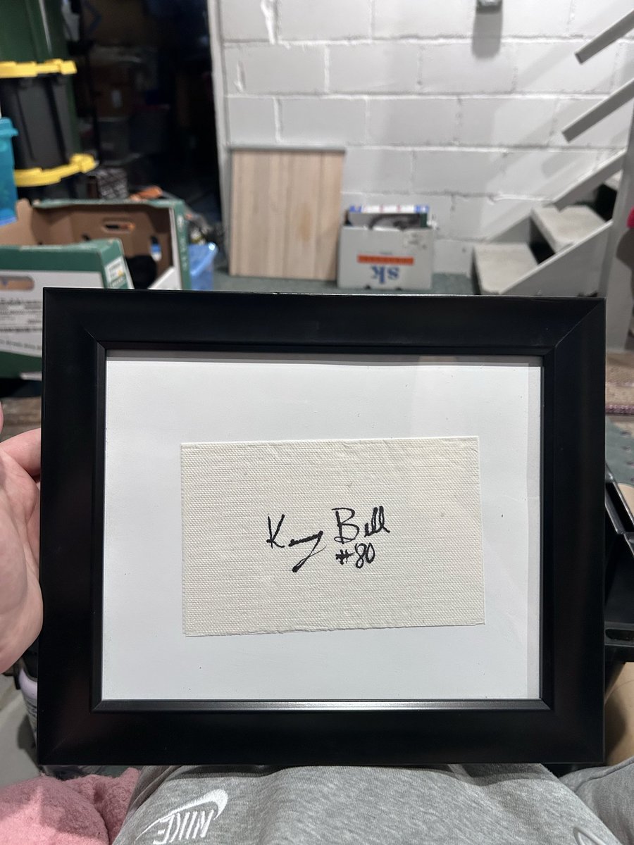 jcbruner99's tweet photo. Hey @AFRO_THUNDER80 I found this napkin from back in the day that you signed. I remember seeing your face in the crowd at a volleyball game and I knew immediately that I had to find something for you to sign😂 It brings me back to my real young years and watching you play. https://t.co/4MJPsalb3L