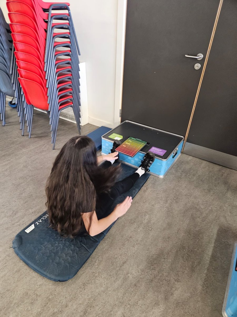 HermiAcadSci's tweet image. The @gsc1 Fit Lab visited today to put our S1s to the test!
Pupils were able to push their endurance, power, agility, speed and coordination through hands-on challenges, becoming both scientist and subject in investigations that tested their limits. 🏃‍♀️💪🏻 #UNCRCArticle29