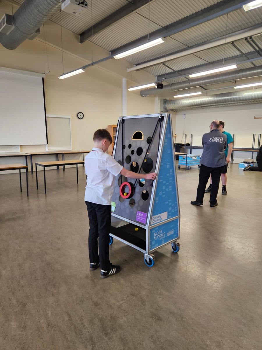 HermiAcadSci's tweet image. The @gsc1 Fit Lab visited today to put our S1s to the test!
Pupils were able to push their endurance, power, agility, speed and coordination through hands-on challenges, becoming both scientist and subject in investigations that tested their limits. 🏃‍♀️💪🏻 #UNCRCArticle29