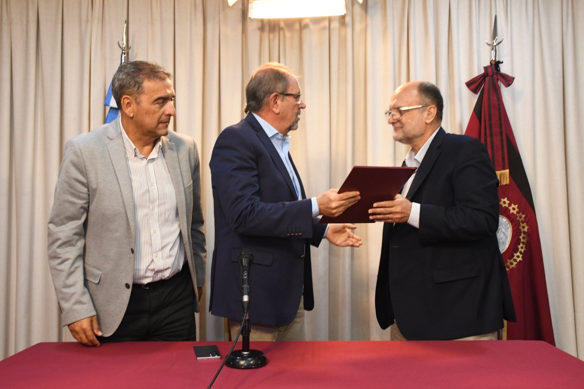 Ministro Camacho tweet media