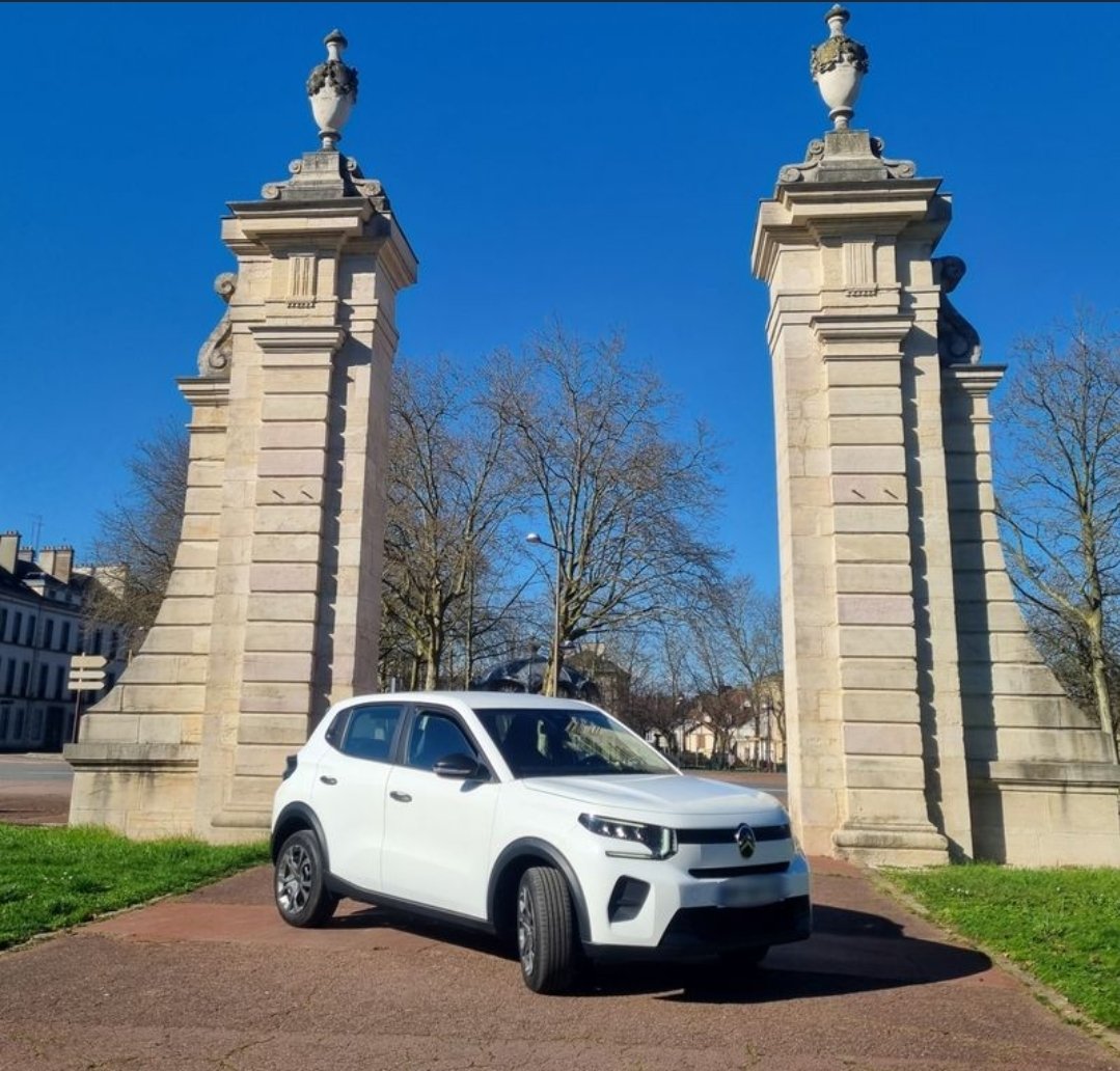 A VENDRE Voiture Electrique Citroen eC3 Blanche Electrique Comme Neuve 1800km Seulement 2025 Garantie jusqu'en 2027 Non fumeur Citroën E C3 Eligible bonus écologique prime à la conversion aides de l'état
 leboncoin.fr/ad/voitures/31…