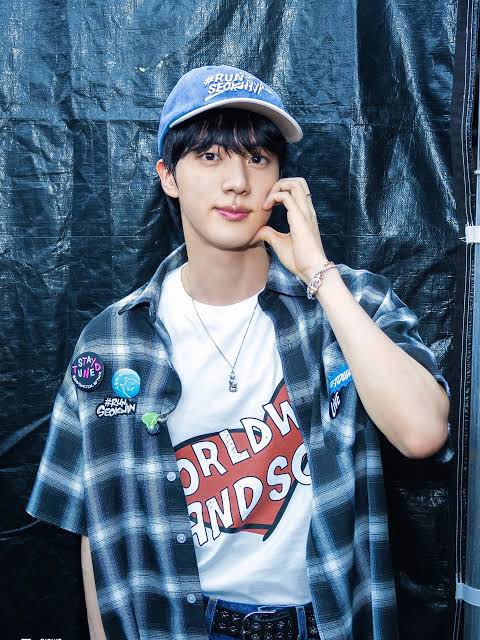 SL iTunes chart for BTS tweet media