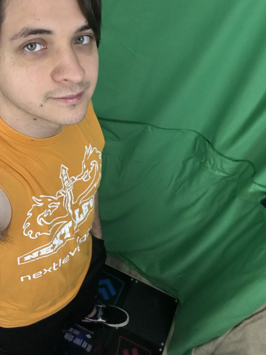 Devin🖤 tweet media