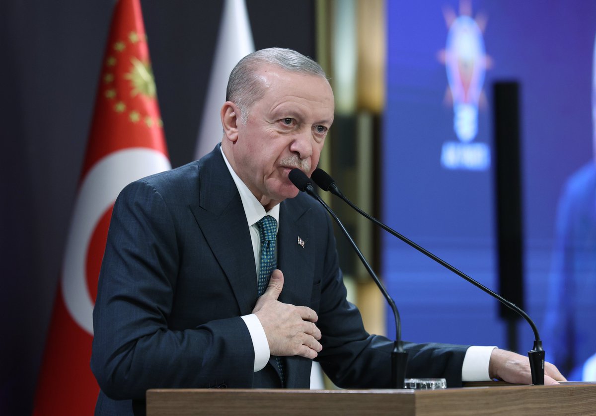 Cumhurbaşkanımız <a href="/RTErdogan/">Recep Tayyip Erdoğan</a>; AK Parti Önceki Dönem Milletvekilleri, MYK Üyeleri ve Grup ile İftar Programı'na katıldı.

“Türkiye olarak ellerin tetikten çekilmesi, ateşkesin sağlanması, müzakere masasına tekrar dönülmesi için yoğun gayret sarf ediyoruz.”