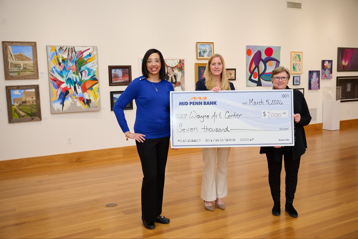 Mid_Penn_Bank's tweet photo. Last week, #TeamMPB had the pleasure of visiting the Expressions of Radnor Exhibit at to make an EITC donation.
These contributions empower artists and nurture creativity in our community.
The team also admired the stunning piece of artwork that won the Mid Penn Bank Award.
Congratulations to Liz Danish for her beautiful hand-dyed, machine-pieced quilt. 🎉
#CommunityBanking #CommunityStrong #EITCDonation #Donate
