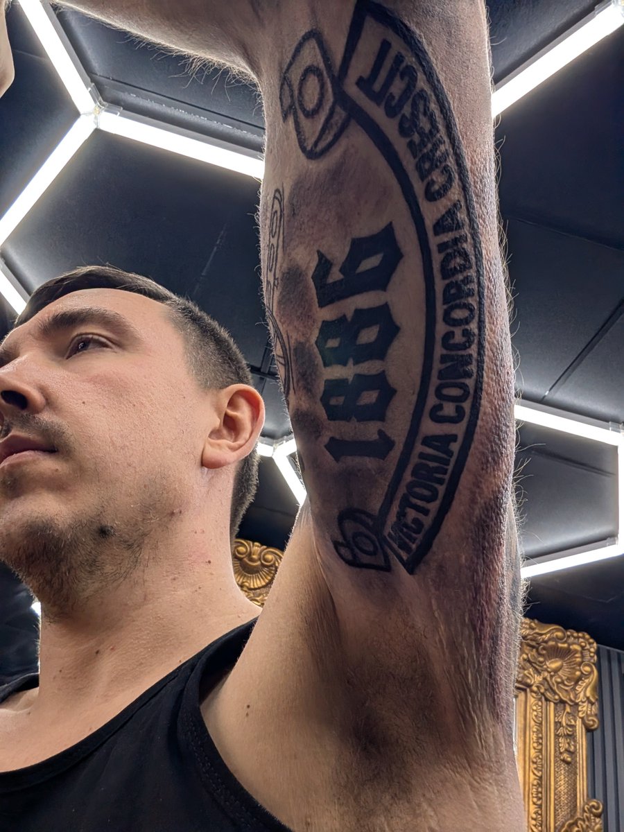 Mike 🔴⚪ tweet media