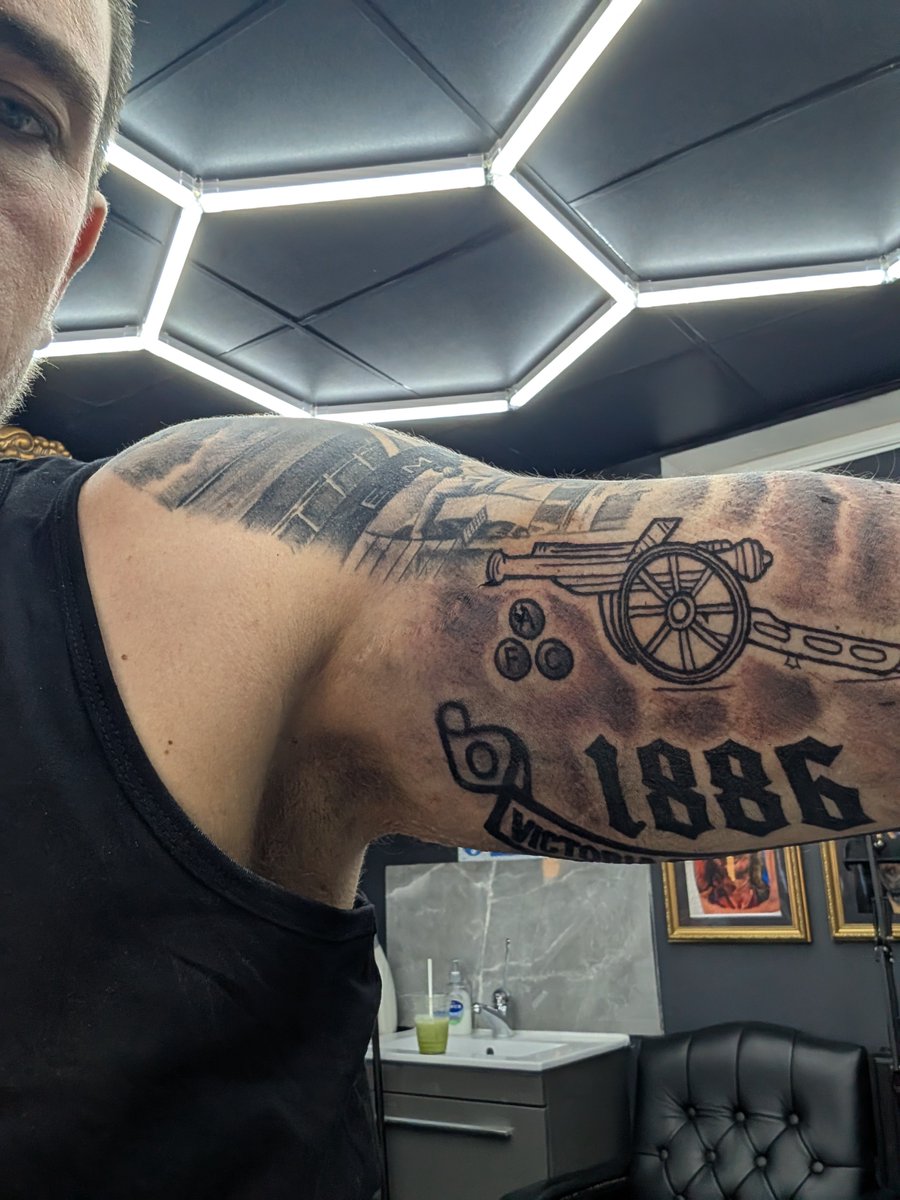 Mike 🔴⚪ tweet media