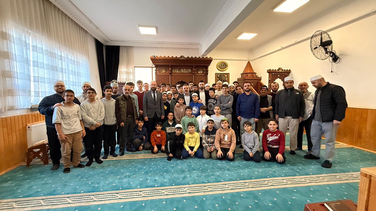 Sincan Gençlik Kolları olarak, Sincan Belediye Başkanımız Sn. Murat Ercan ve Sincan Belediyesi Meclis Üyemiz Sn. Çağatay Tandoğan ile birlikte hane ziyaretleri gerçekleştirdik.

Program kapsamında 15 Temmuz Şehitler Hafızlık Erkek Kur’an Kursu’nu da ziyaret ederek öğrencilerimiz