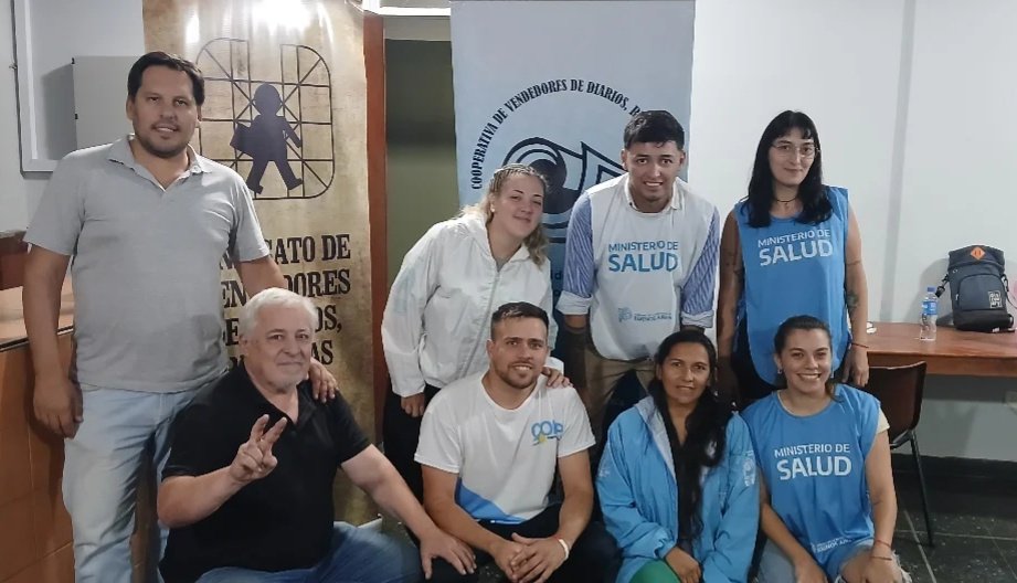 CompaLaPlata's tweet photo. Jornada de vacunación de @CompaLaPlata junto a @sivendialp y @SaludBAP.

​#SeguiremosAdelante #CompromisoyParticipación https://t.co/LgHDkSjAwQ
