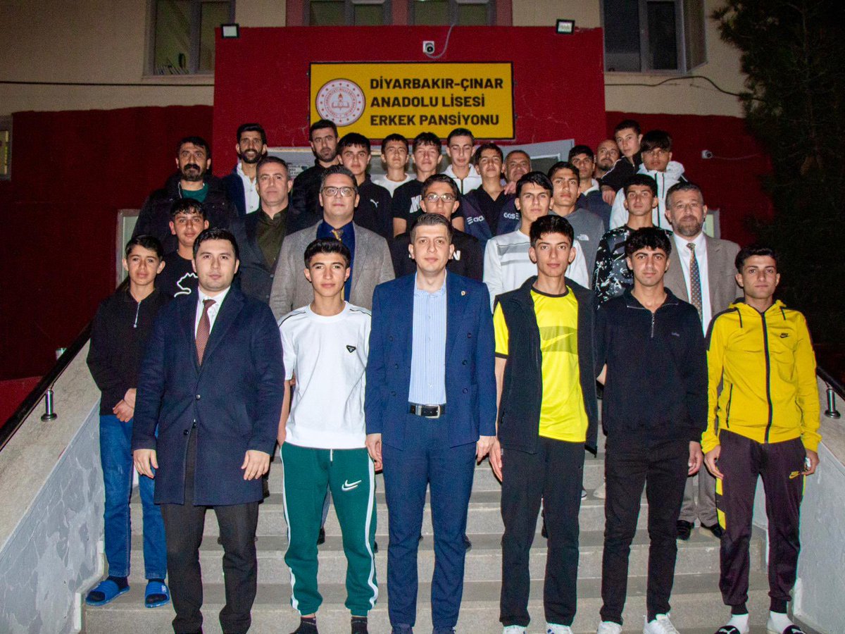 mebcinarmem's tweet photo. 📍Çınar Anadolu Lisesi Pansiyonunda Kalan Öğrencilerimizle İftar Buluşması🌙🏫
Kaymakamımız Sayın Zikrullah ERDOĞAN, Çınar Anadolu Lisesi Pansiyonunda kalan öğrencilerimizle iftar sofrasında bir araya geldi.💫 @Yusuf__Tekin @vali_zorluoglu 
@Z_Erdogan53 
@sadoglu_salih @ysf_gzl_ https://t.co/Abj4RKYdkp