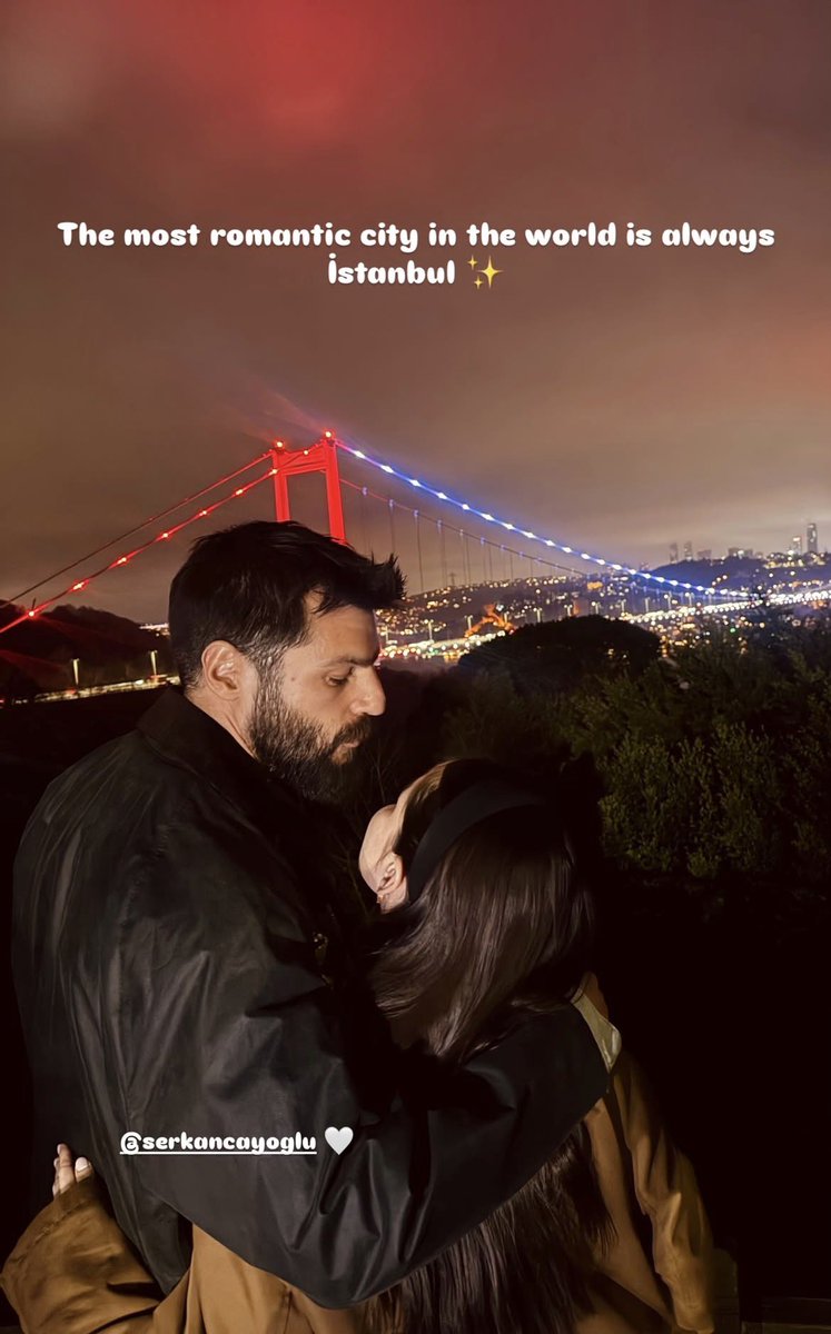 Adoro come gli #ÖzSer❤️ continuino a farsi romanticamente i cazzi loro 
dal 2014. Siete un lumicino di speranza in un mondo di fango 🥰😘