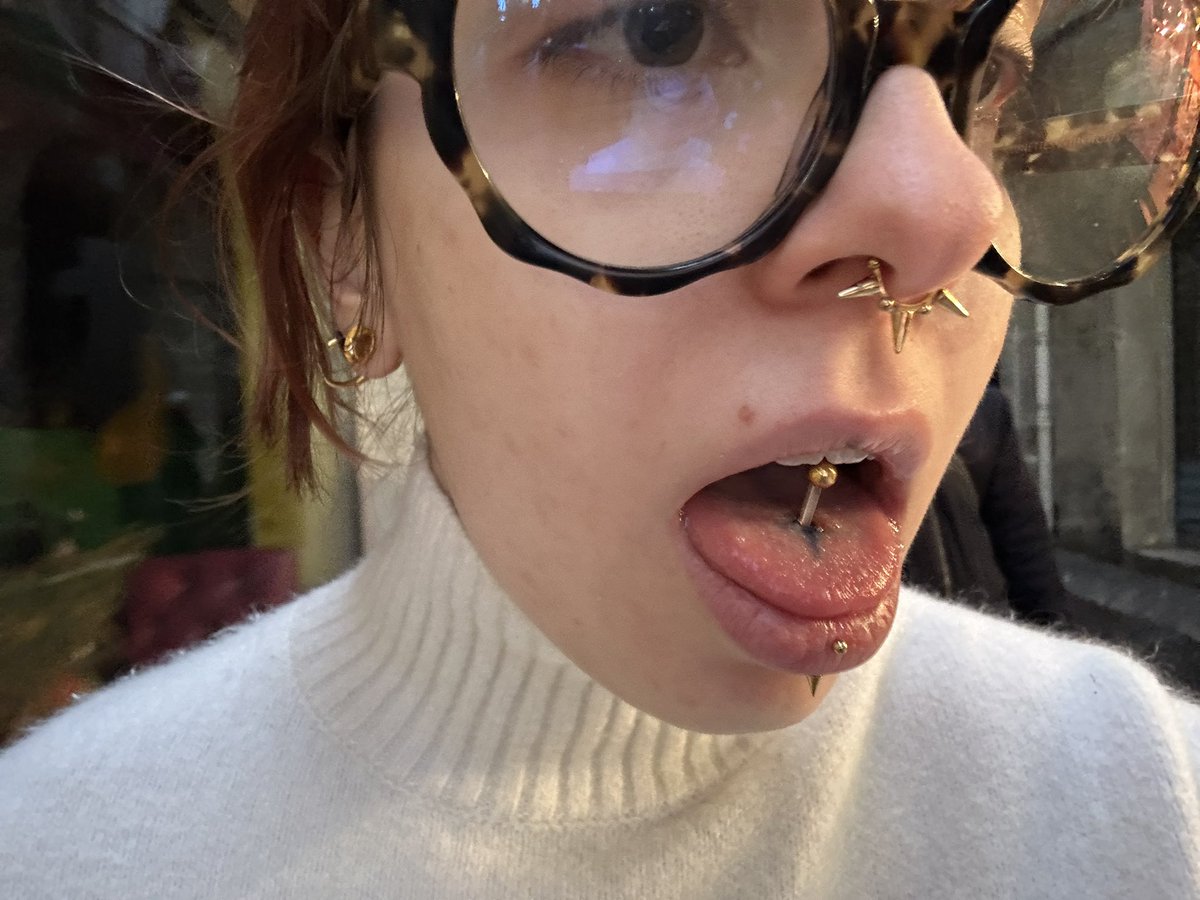 ᗜˬᗜ tweet media