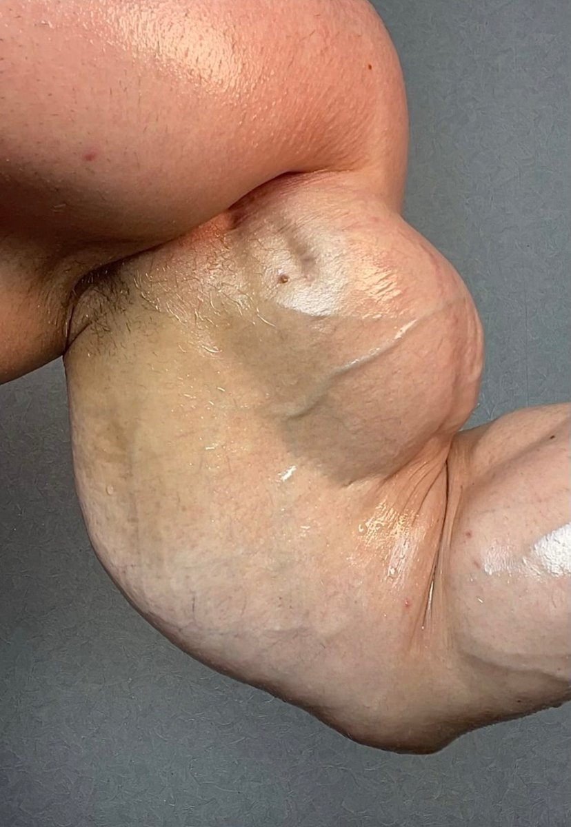 Pump Room 💪 tweet media