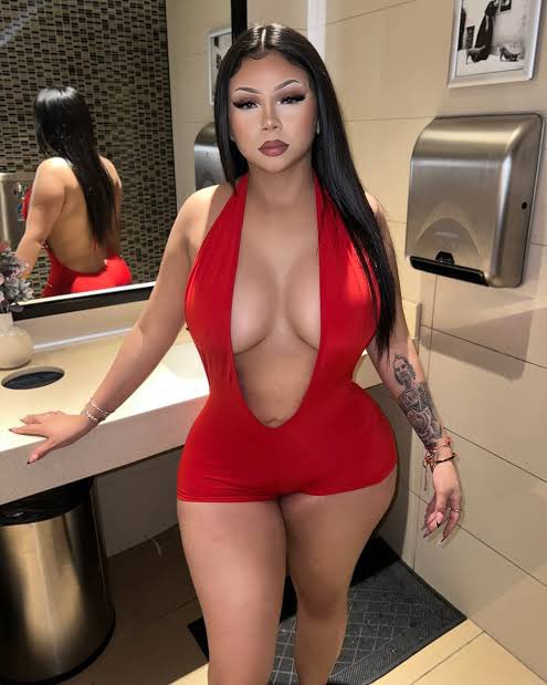 chasinii's tweet photo. Sexy in Redd ❤️ https://t.co/L6vSRxPaOX