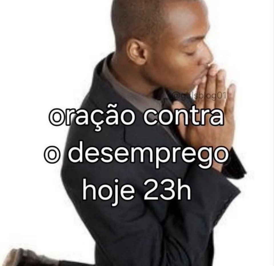 annsbth's tweet photo. galera rezem por mim do nada a chefona me chamou na sala dela https://t.co/mUL61QkRBs