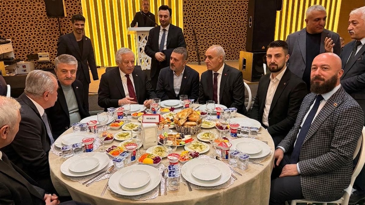 Sincan Ağrılılar Sosyal Yardımlaşma ve Dayanışma Derneği tarafından düzenlenen iftar programına katılım sağladık.

Programa TBMM Başkanvekili Sn. Celal Adan, Kaymakamımız Sn. Levent Kılıç, Sincan Belediye Başkanımız Sn. Murat Ercan ve Sincan Belediye Meclis Üyemiz Sn. Çağatay