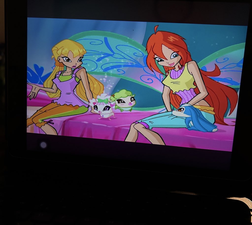 nn6corvonero's tweet image. sto facendo la persona adulta nn mi disturbate