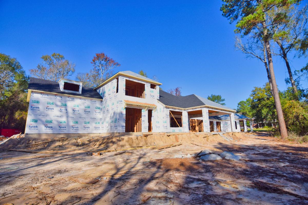 UBuildItHGC's tweet image. We’ve just completed the roof in Magnolia! Imagine what we can build together! #ConstructionGoals #UBuildIt #Roof #Shingles #QualityBuilding #ClientSatisfaction #CustomHome #NewBuild #Construction #Equity