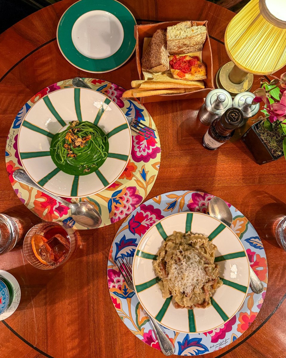 Four Seasons Firenze tweet media