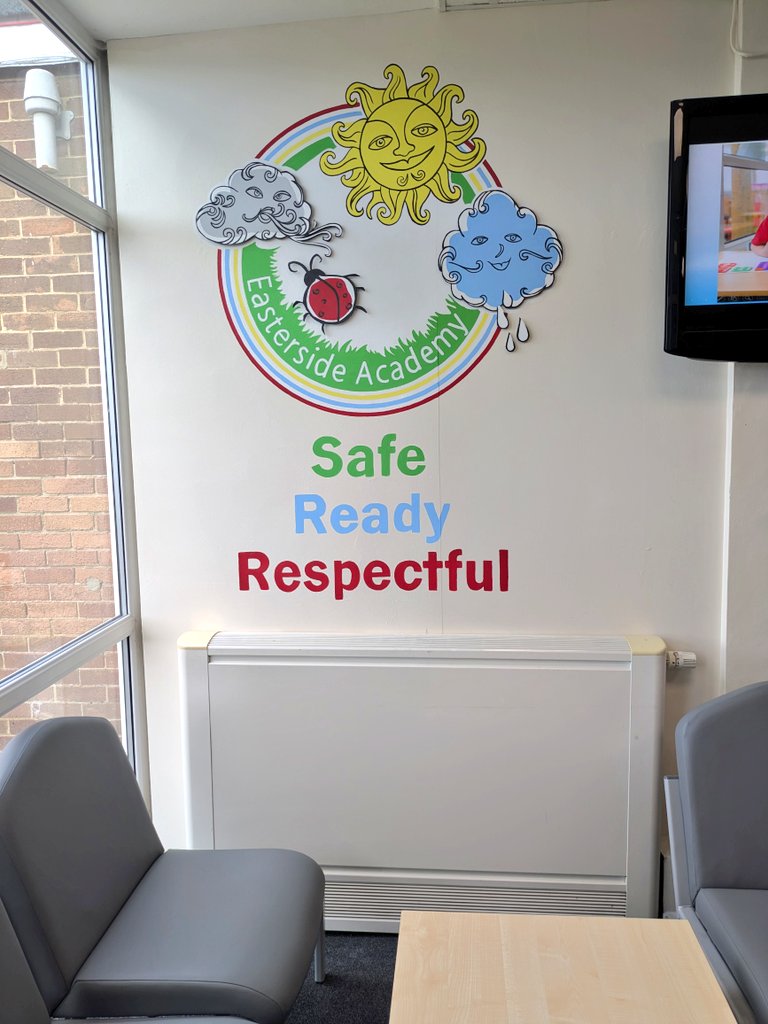 CustomMuralsUK's tweet photo. I've been working on these for a while now so it's nice to finally see the end result. I will be back during the Easter holidays to put another larger project together for them #mural #canvas #3D #logo #education #schools https://t.co/mZXPyk7fLB