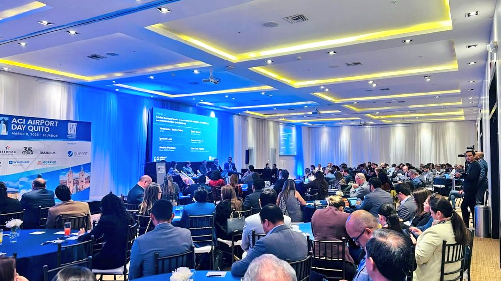 EPM Aeropuerto de Quito tweet media