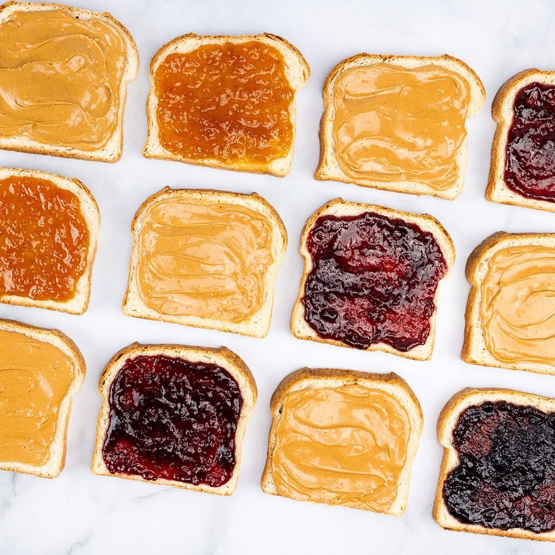 BreadsmithFL's tweet image. Bread and jam, a simple combination that never disappoints. Fresh baked bread with your favorite spread is one of life’s little pleasures.

What’s your favorite jam or spread? 😋

#breadsmith
#freshbread
#bakery
#madefromscratch
#artisanbread
#breadlovers
#breadtime
#breadandjam