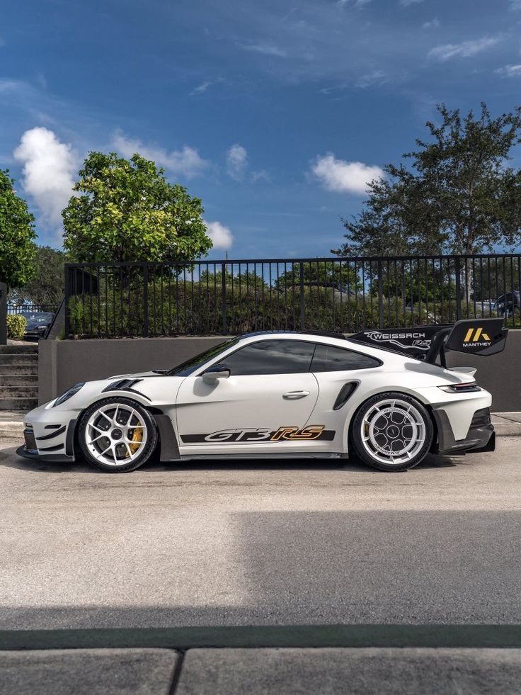 Car Porn tweet media