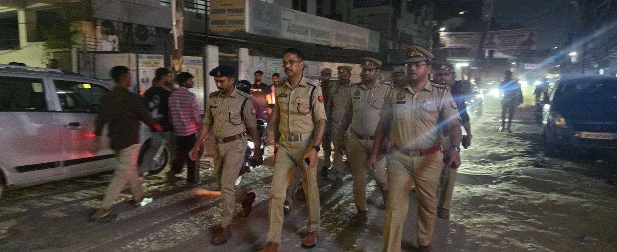 पुलिस आयुक्त, कानपुर नगर महोदय के निर्देशन में चलाए जा रहे ‘ऑपरेशन दहन’ अभियान के अंतर्गत आज दिनांक 11.03.2026 को थाना काकादेव क्षेत्रांतर्गत कोचिंग मंडी, पाडूनगर क्षेत्र में मादक पदार्थों की रोकथाम हेतु विशेष चेकिंग एवं प्रवर्तन अभियान चलाया गया। अभियान के दौरान पुलिस उपायुक्त