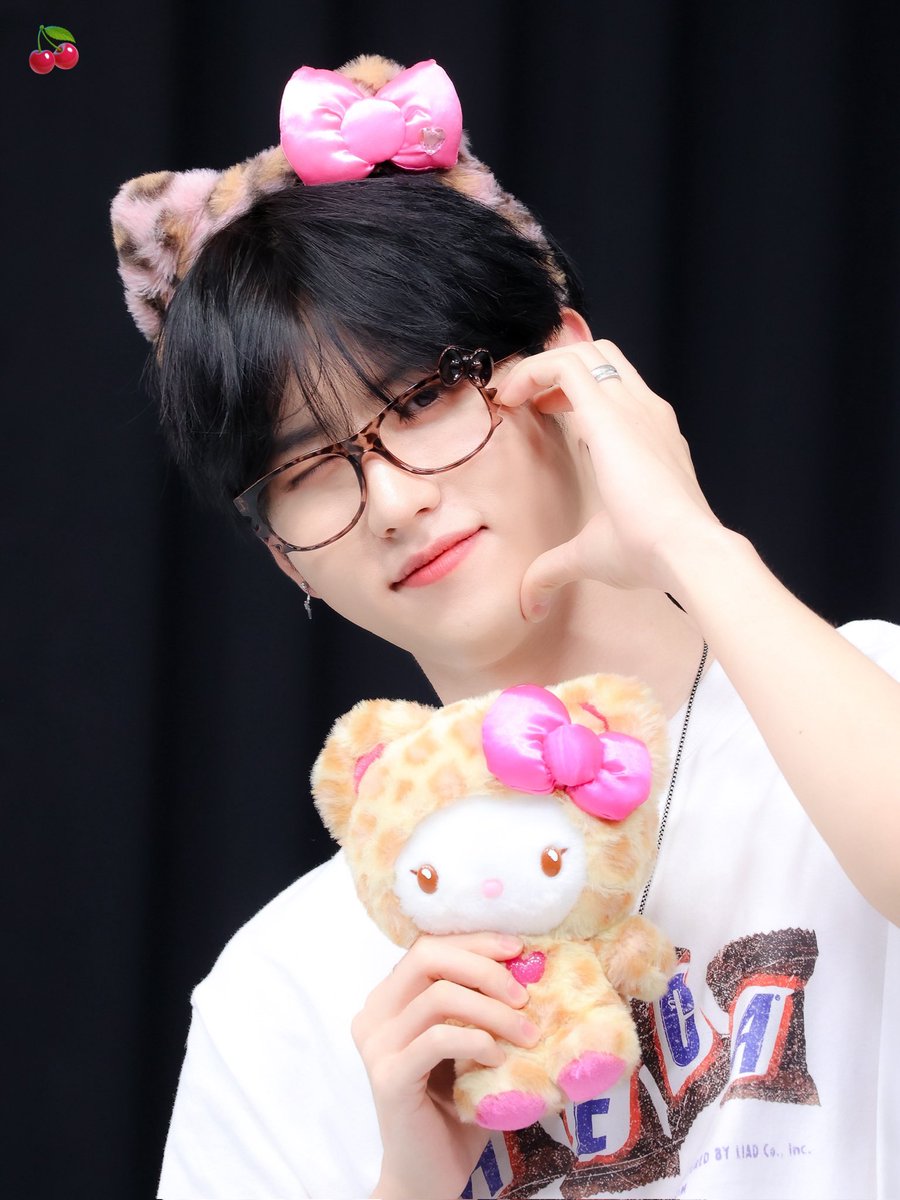 민쨩🍒 tweet media