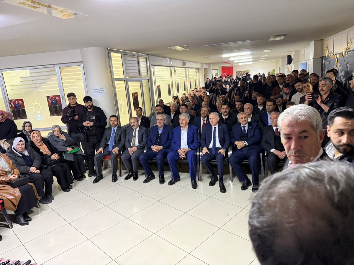 Milli Bakanımız Sn Yaşar Güler‘in AK Parti Muş İl Başkanlığı ziyaretinde kendilerine eşlik etmekten ve kıymetli yol arkadaşlarımızla bir araya gelmekten memnuniyet duyduk.

İl Başkanımız Sn <a href="/MelikEmre1/">Melik Emre</a> 'ye ve parti teşkilatımızın her kademesinde görev alan değerli dava