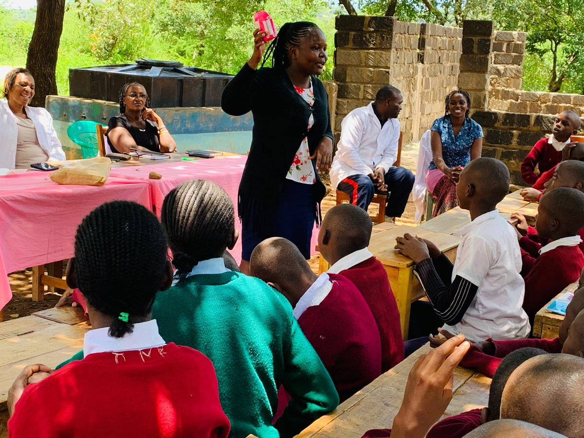Madet_trust's tweet photo. #thread 1/2
Over 300 students from Senda &amp; Unoa Comprehensive Schools benefited from a mentorship on Menstrual Hygiene Management and Children’s Rights conducted by MADET with support from @VSOKenya . https://t.co/MRDiDGwoVm