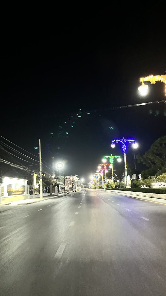 ไบ ลับๆ tweet media