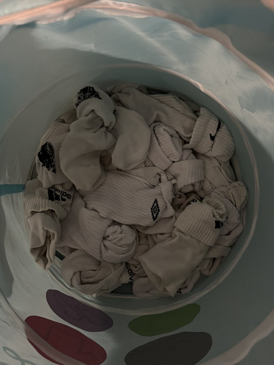 Un cimitero (si ho solo calze bianche)