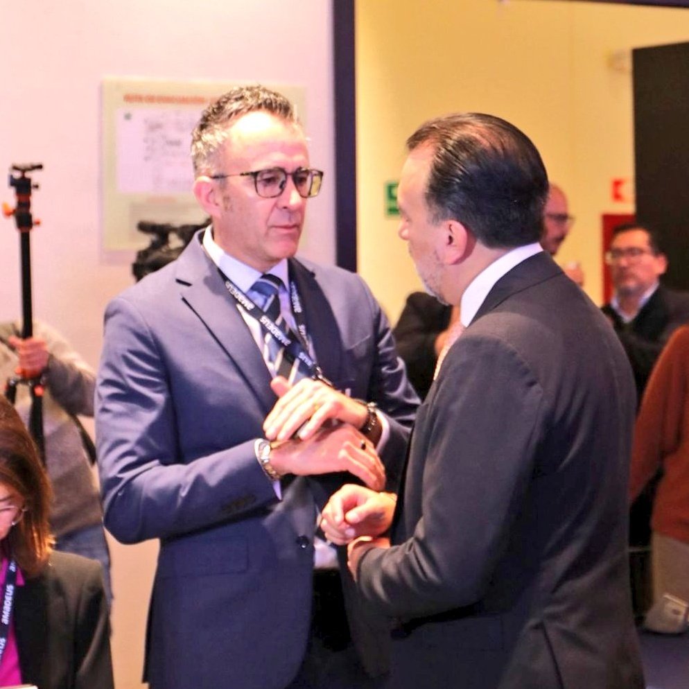 EPM Aeropuerto de Quito tweet media