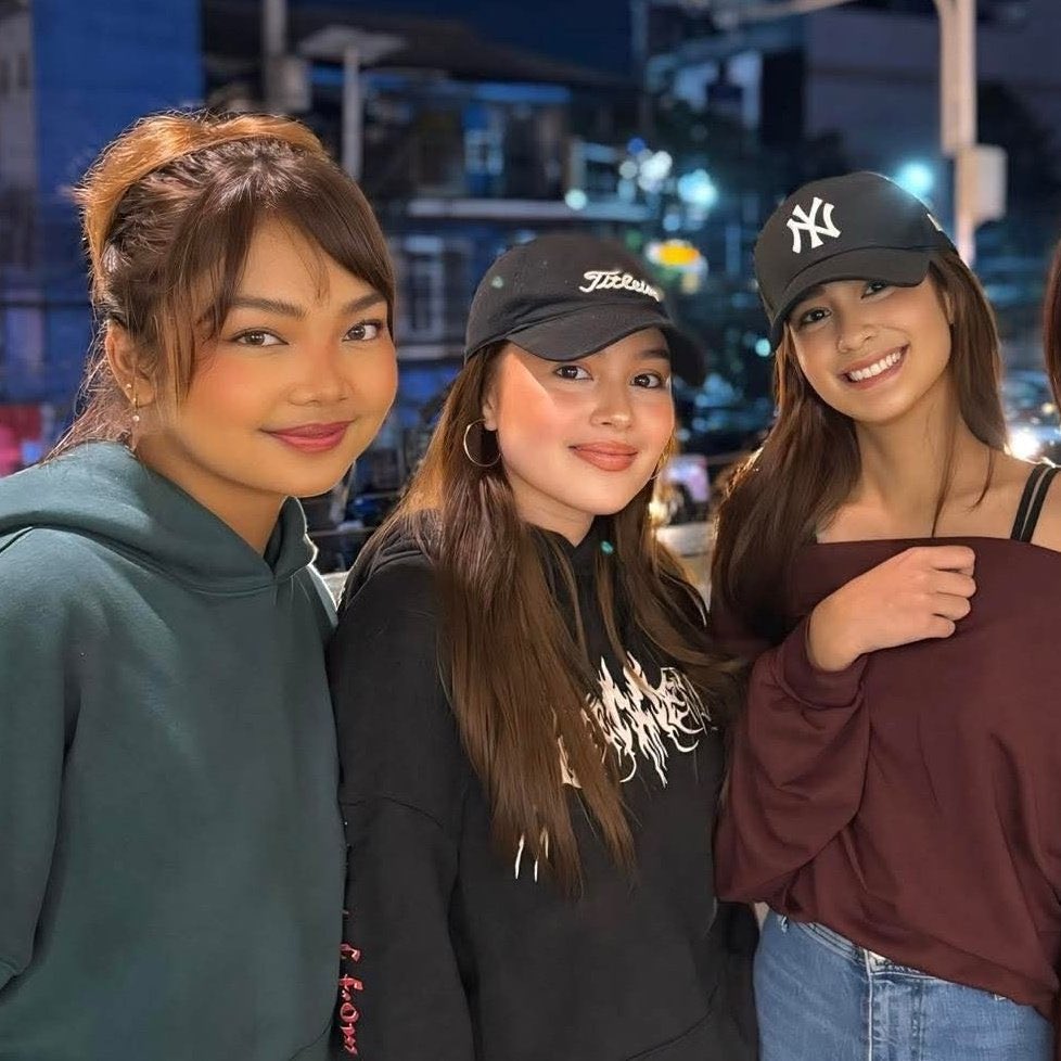 stakuumupahuway's tweet image. BAHALA KAYO BASTA ETO ANG AMATS KO.🥰

#Capkrys
#Cargo
#Lizguel