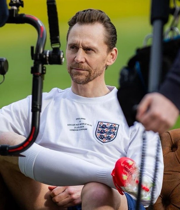 fana ★ tweet media