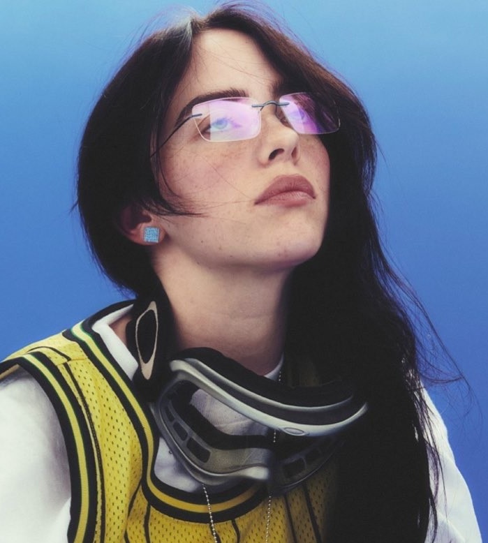 ttliterario's tweet photo. De acordo com o Deadline, a cantora Billie Eilish pode fazer sua estreia na atuação como protagonista na adaptação de "A Redoma de Vidro", de Sylvia Plath

O filme terá na direção Sarah Polley, e tem seus direitos com Plan B e a Studiocanal