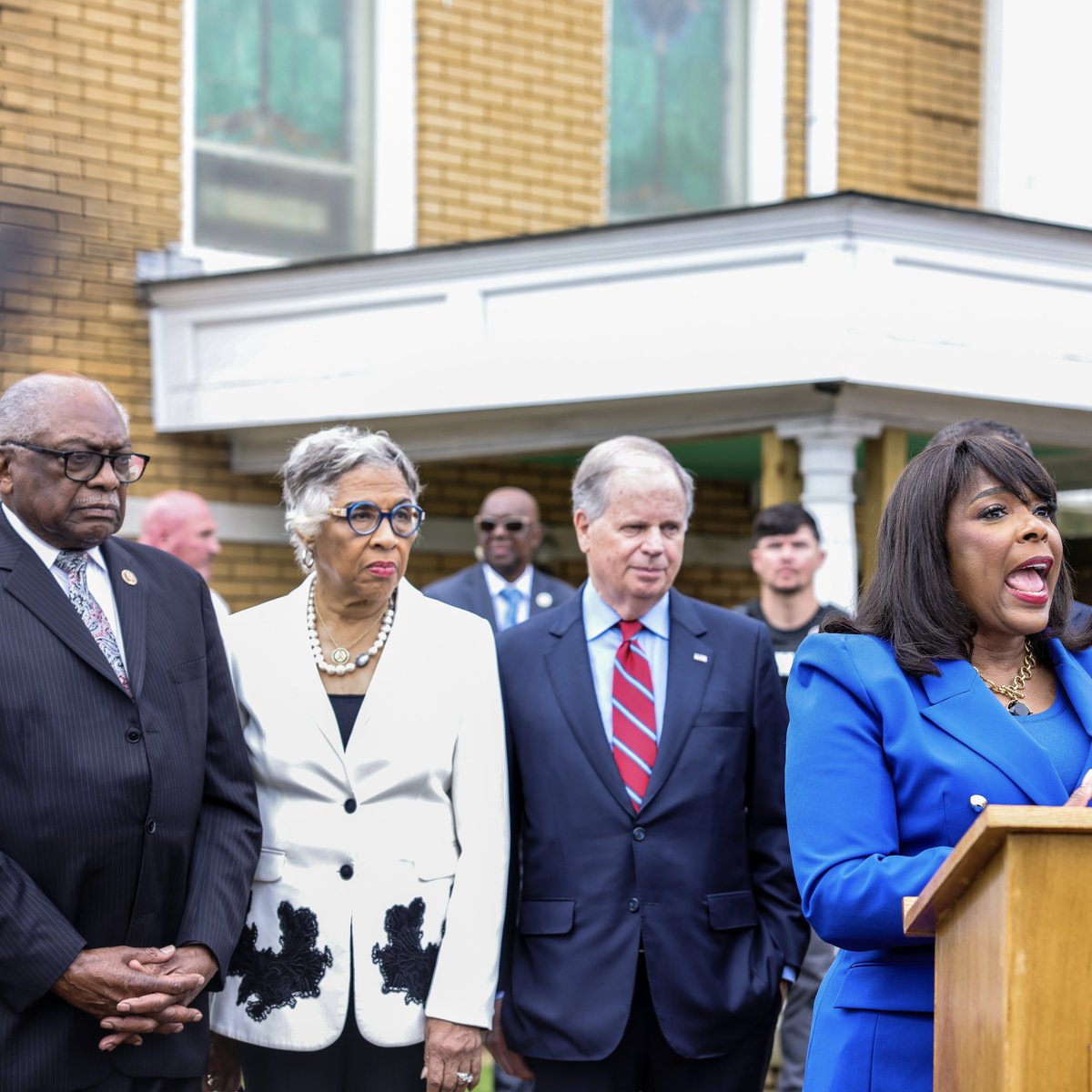 Doug Jones tweet media