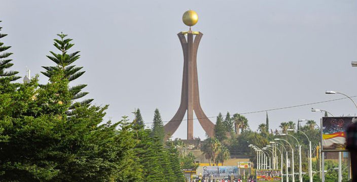 WegahtaFacts's tweet photo. #Tigray: Tigray says unable to pay months of salaries for 137,000 civil servants due to funding shortfall
 
Delays in Federal funding are leaving the administration unable to cover monthly salaries &amp; other operational expenses, says the IRA 

Read more:👇🏾 https://t.co/4iR0zb1cqc https://t.co/tQXSyoQPtd