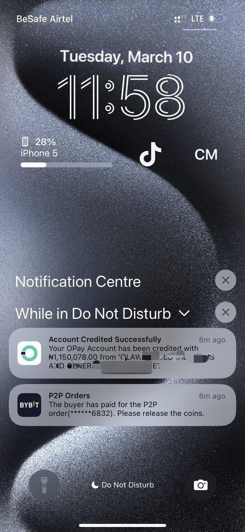 Yesterday I was with my boyfriend when he left his phone with me and went to use the restroom. While the phone was on the table, two notifications popped up on the lock screen. Out of curiosity, I swiped to view them and I saw these two messages, i quickly took a screenshot,