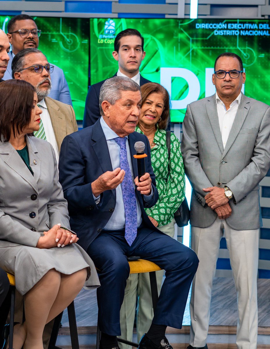 rafaelpazRD's tweet photo. Hoy la Dirección del Distrito Nacional de la Fuerza del Pueblo estuvo en El Show del Mediodía presentando una visión clara: la República Dominicana necesita una alternativa seria, organizada y preparada para gobernar.

En la capital seguimos avanzando con orden, método e integración, fortaleciendo una estructura política al servicio del país y de la victoria de 2028.

#FuerzaDelPueblo
#ElPartidoEnLaCapital