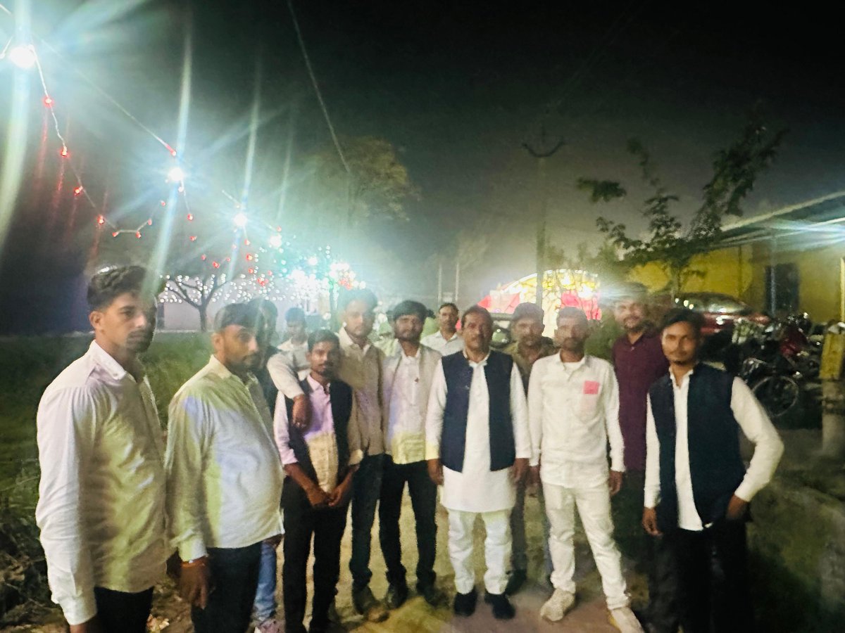 विधानसभा मलिहाबाद के ग्राम हसनापुर निवासी श्री नागेंद्र यादव जी के शादी के अवसर पर विधानसभा सरोजनीनगर के विश्वेश्वर खेड़ा में श्री संदीप यादव जी की बहन के शादी समारोह में शामिल।