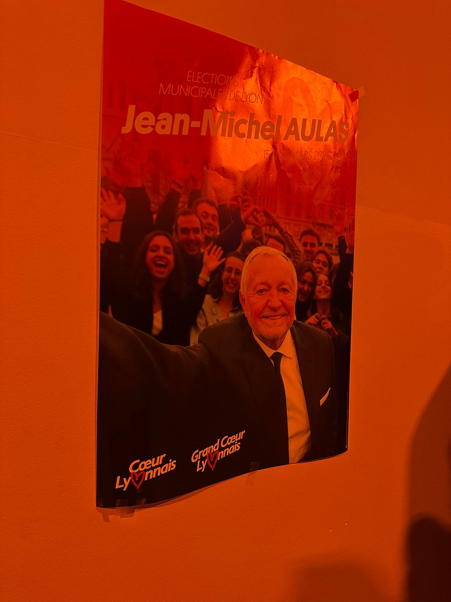 jdemocrates69's tweet photo. Les Jdem 69 étaient au rendez-vous hier soir pour le meeting de @JM_Aulas ! 🔥

​Mobilisés et sur le terrain pour porter nos idées. La dynamique est là, on ne lâche rien ! 🗳️💪

@Coeur_Lyonnais_ https://t.co/csshoAr9oX